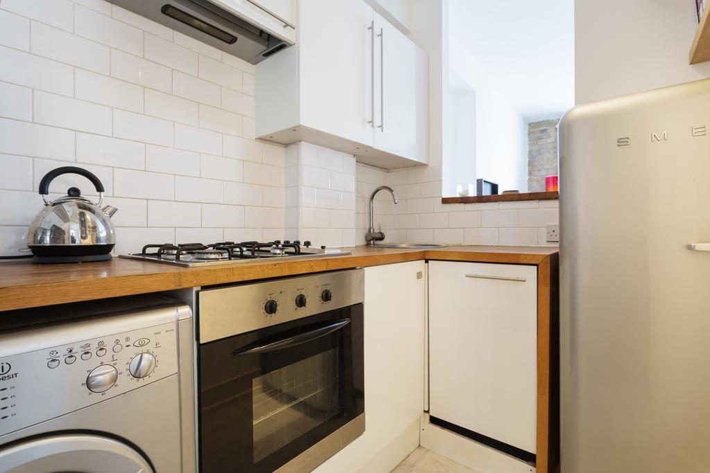 Veeve - Sophisticated Soho Apartment Лондон Экстерьер фото